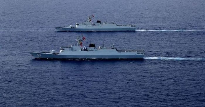 Tàu hải quân Trung Quốc hoạt động trên Biển Đông. (Ảnh quaCNBC)
