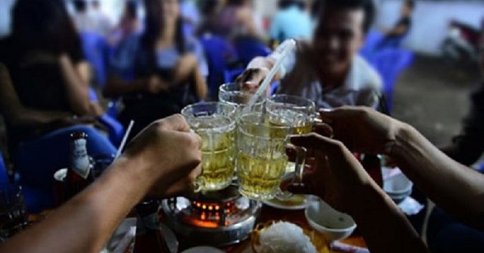 Người Việt tiêu thụ lượng bia ngày một nhiều. (Ảnh: Internet)