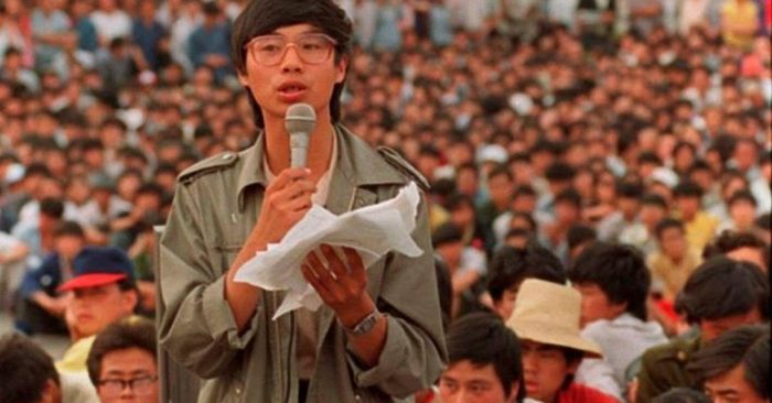 Tiếu Ngạo là một trong số hàng nghìn người đã ngã xuống trong làn mưa đạn bất nhân mà quân đội của Đảng Cộng sản Trung Quốc (ĐCSTQ) rót xuống Quảng trường Thiên An Môn ngày 4/6/1989.