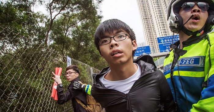 Joshua Wong từng bị cảnh sát khống chế ngày 19/5/2016