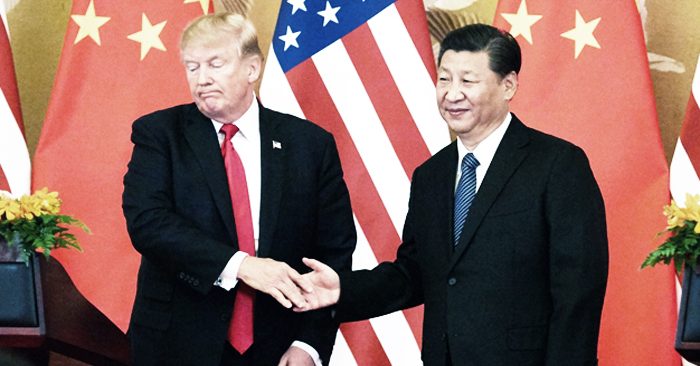 Chính quyền Bắc Kinh có động thái lấy lòng Trump khi tuyên bố hủy bỏ thuế quan đối với một số hàng hóa của Mỹ. (Ảnh: Investo)