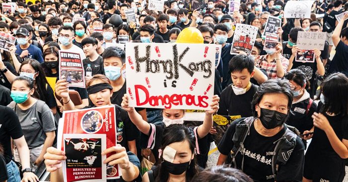 Người biểu tình Hồng Kông vẫn tiếp tục xuống đường kháng nghị bất chấp những đe dọa từ chính quyền.