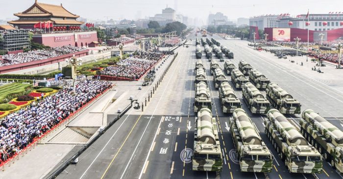 Vào hôm diễn ra đại lễ diễu hành ngày 1/10 tại Trung Quốc, rất nhiều trang thiết bị quân sự "lực lưỡng" đã được phô diễn.