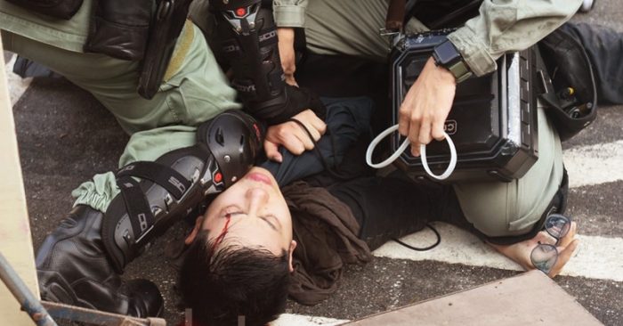 Việc cảnh sát Hồng Kông lạm dụng bạo lực đã khiến hình tượng cảnh sát sụp đổ trong lòng người dân.