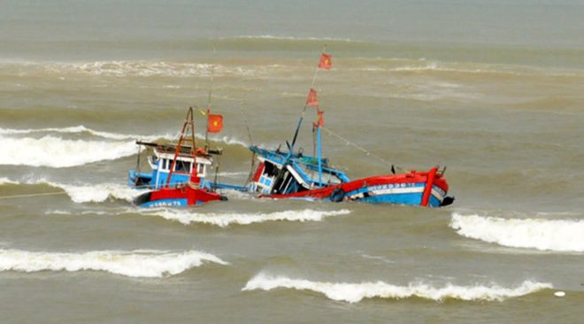 Tàu cá của ngư dân Cà Mau bị Hải quan Thái Lan truy đuổi, đâm chìm