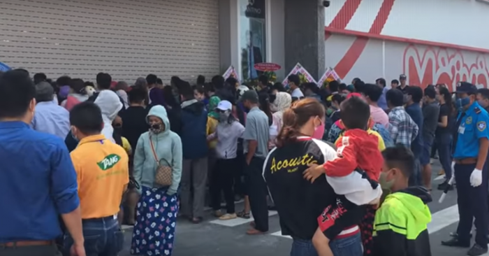 Quảng Ngãi Khai trương siêu thị giữa mùa dịch virus Vũ Hán, hàng ngàn người chen chúc nhau mua sắm 3